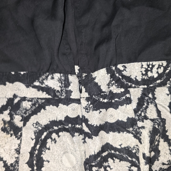 Black Keyhole Long Sleeve Romper With Embroidered White Shorts S - Picture 4 of 5